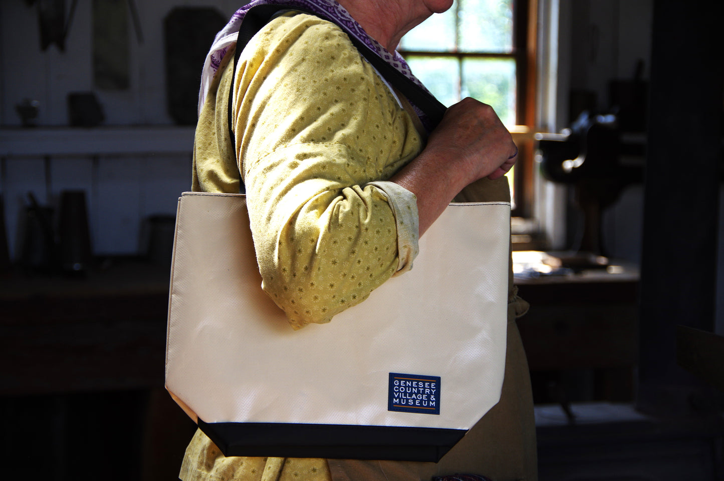 Intrepid Balloon Tote Bags: Mini